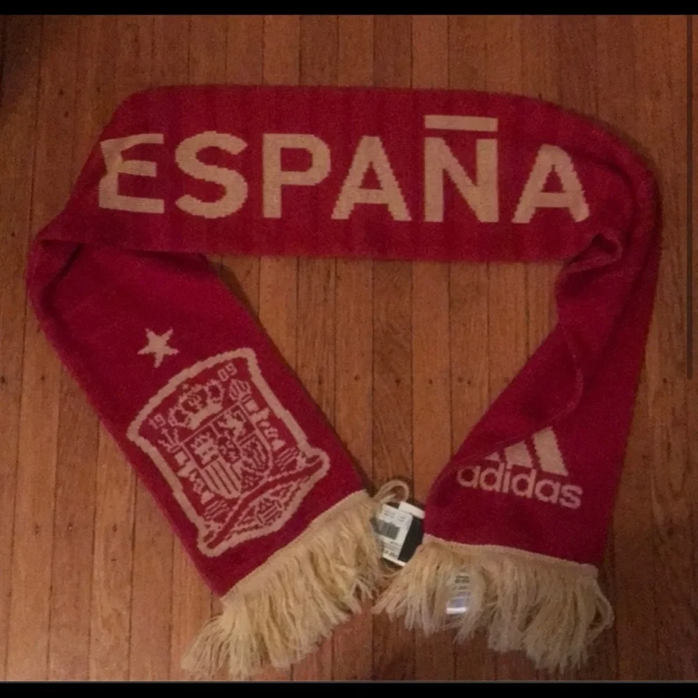 NWT Adidas scarf